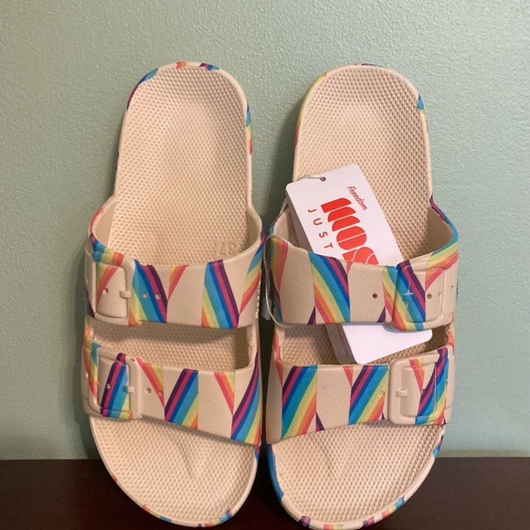 🍀NWT MOSES SANDLES SALT x FREEDOM Love Slides - Picture 2 of 4